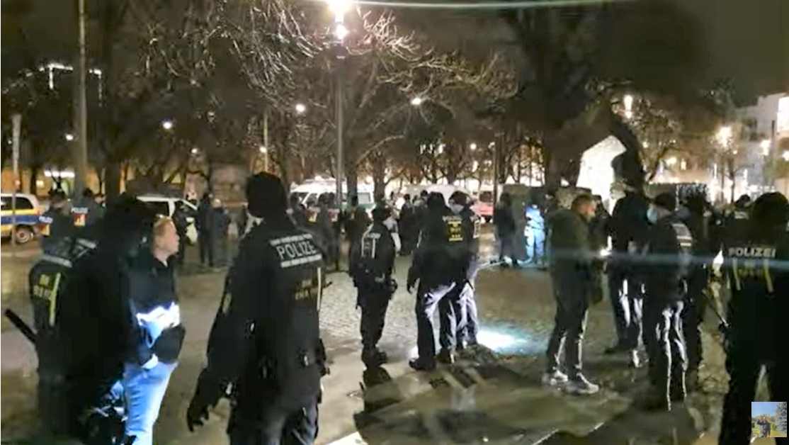 Eilmeldung aus STUTTGART: Polizei beendet und räumt wie immer die Corona-Demo!