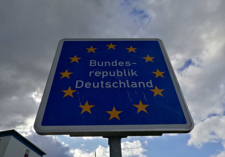 Strobl hält erneute Grenzschließungen für möglich