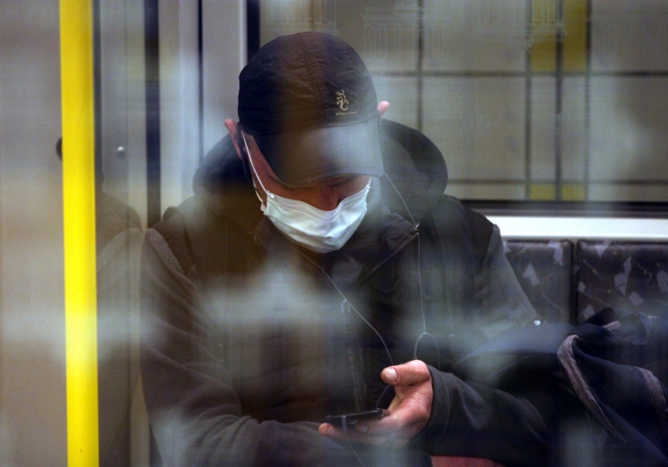 RKI: Sieben-Tage-Inzidenz sinkt unter 100