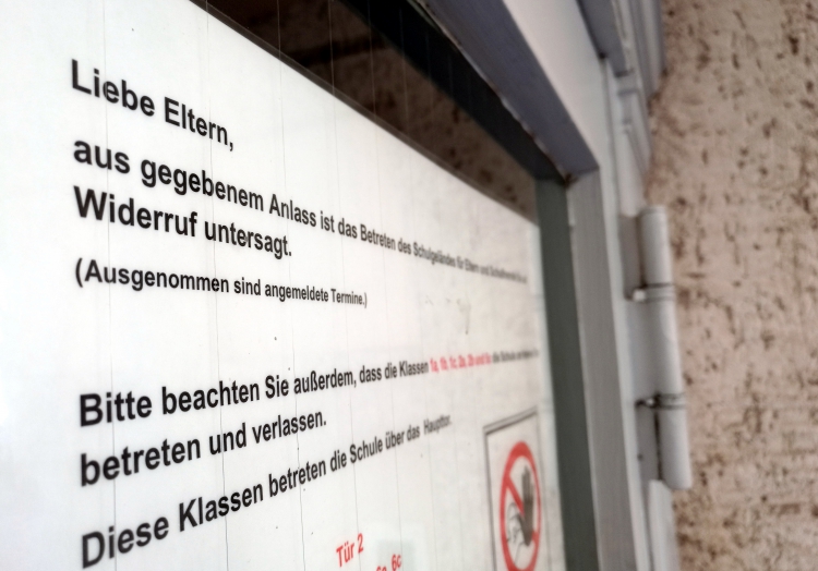Eltern fürchten Infektionsrisiko bei Zeugnisabholung in NRW