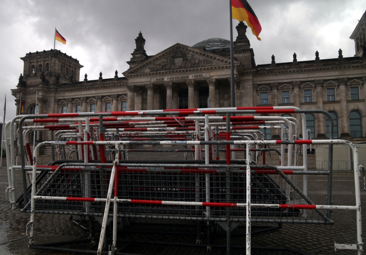 Bundestagsvizepräsident: Reichstagsgebäude ist sicher
