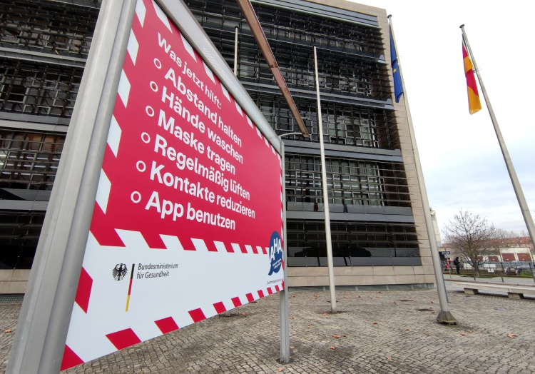 RKI meldet 15.974 Neuinfektionen – Todesfälle auf hohem Niveau