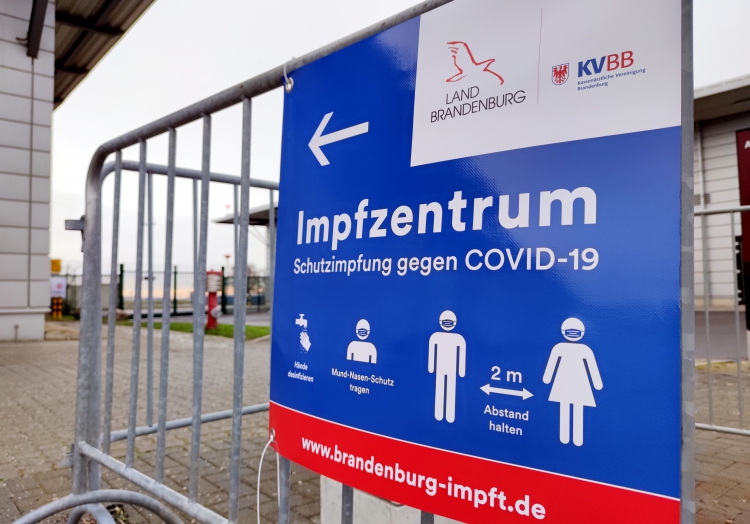 Spahn spricht sich für Impfgipfel aus
