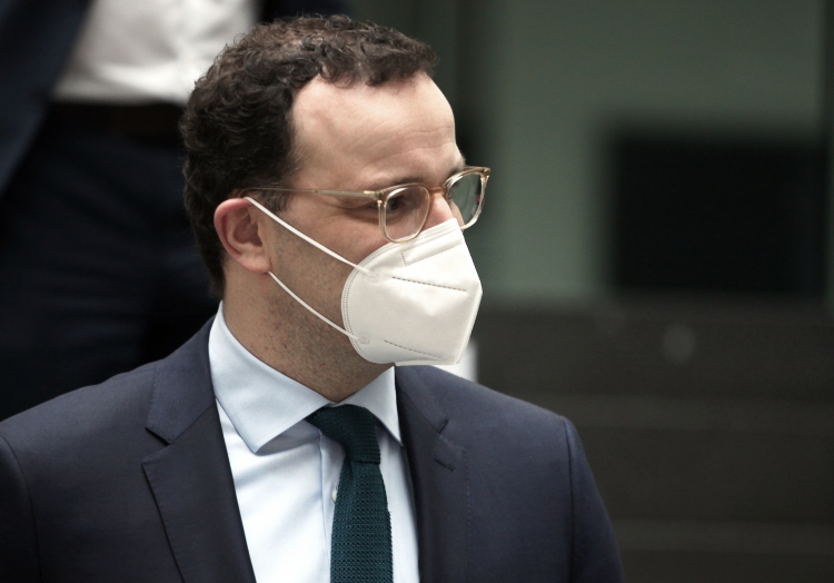 Spahn beschäftigt wegen Maskenbeschaffung Anwaltsheer