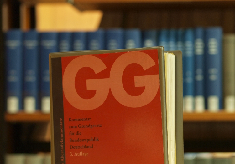 Justizministerin will Begriff "Rasse" im Grundgesetz ersetzen