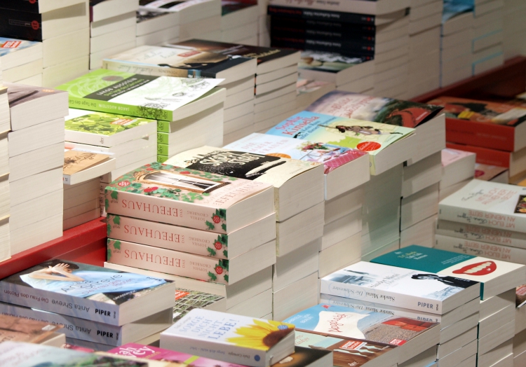 Angie Thomas beklagt Klischees in Verlagsbranche