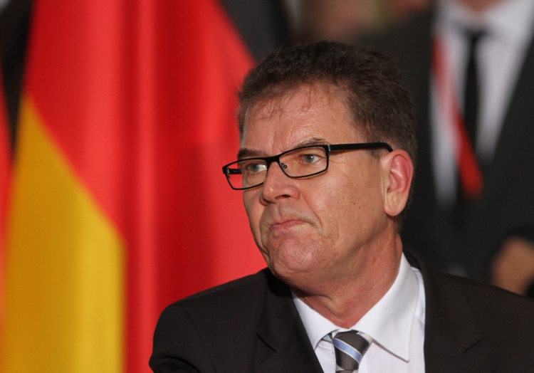 Entwicklungsminister richtet Impfstoff-Appell an Konzerne