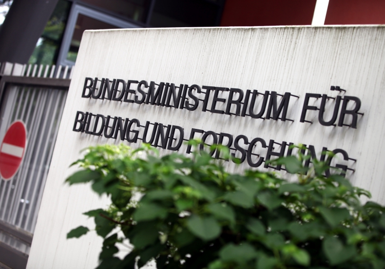 Karliczek will Forschern Zugang zu Bundesdaten verschaffen