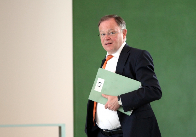 Niedersachsens Ministerpräsident räumt Fehler ein