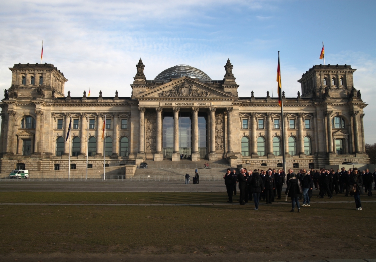 Staatsrechtler: Staatliche Impfstoff-Produktions-Steuerung möglich