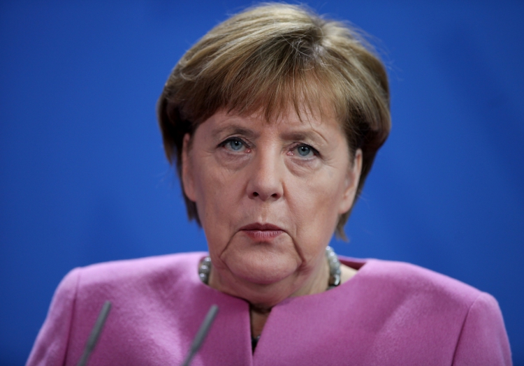 Merkel verurteilt Ausweisung von Diplomaten aus Russland
