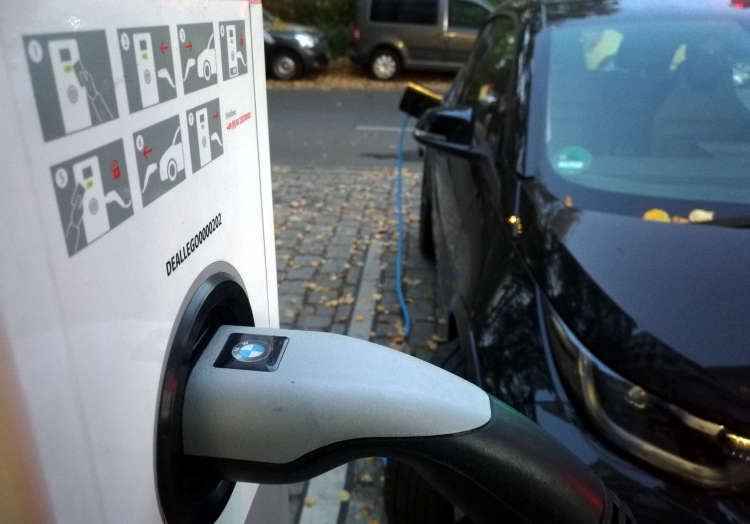 Bundespräsident: Klimaziele bringen Strukturwandel in Autoindustrie