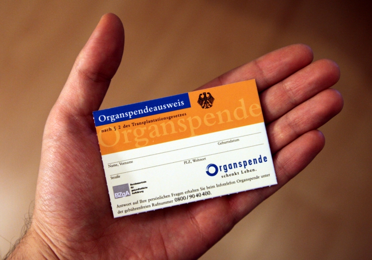 Nachfrage nach Organspendeausweisen gesunken