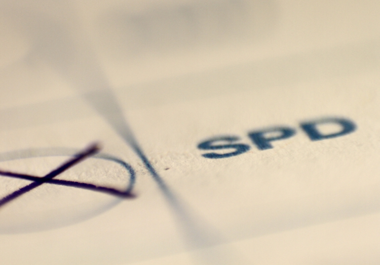 Kantar/Emnid: GroKo trotz Impfkritik mit stabilen Umfragewerten