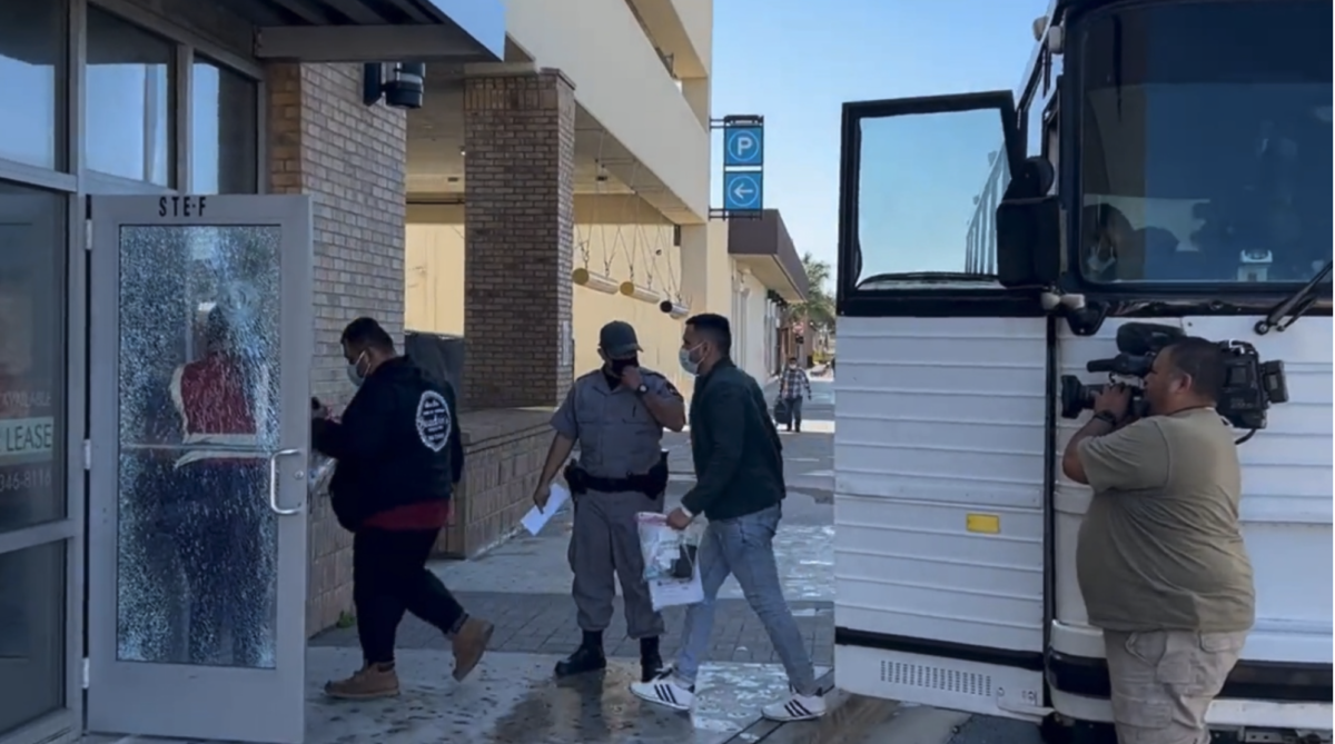 Biden-Admin-Beamter behauptet, dass sich die Amerikaner um die Grenzen der Ukraine „kümmern“ sollten, während Biden die US-Grenzen für unbegrenzte illegale Einwanderung öffnet