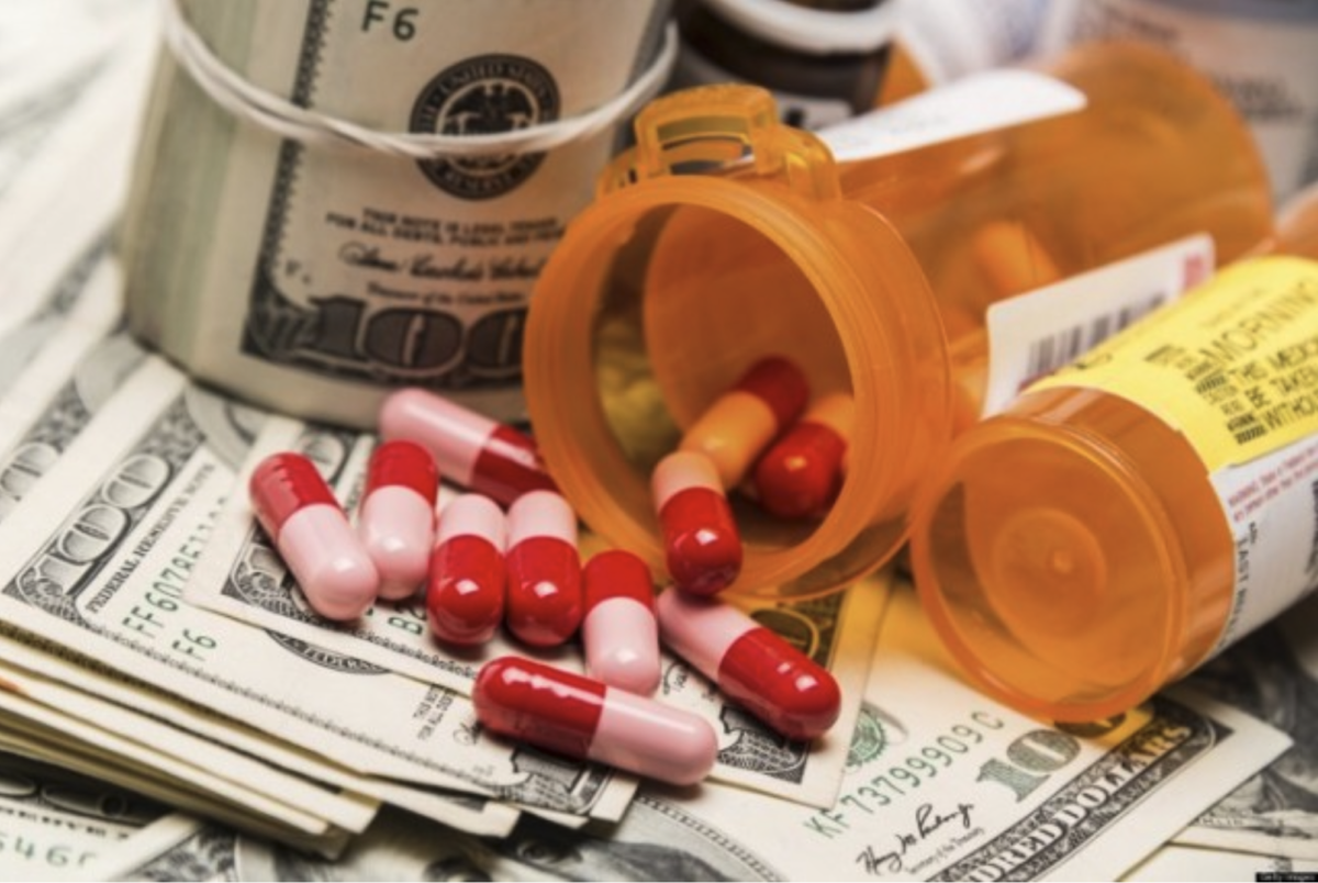 Der Autor von „Sickening“ erklärt, wie Big Pharma das amerikanische Gesundheitswesen gebrochen hat!