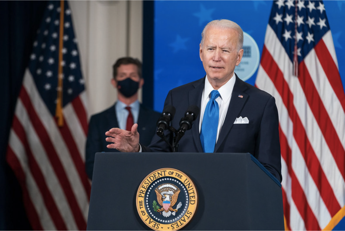 Das Biden-Regime macht den russisch-ukrainischen Konflikt für die steigende Inflation verantwortlich und lehnt sich von den vielen Jahrzehnten korrupter Geldpolitik ab, die ihn tatsächlich verursacht haben!