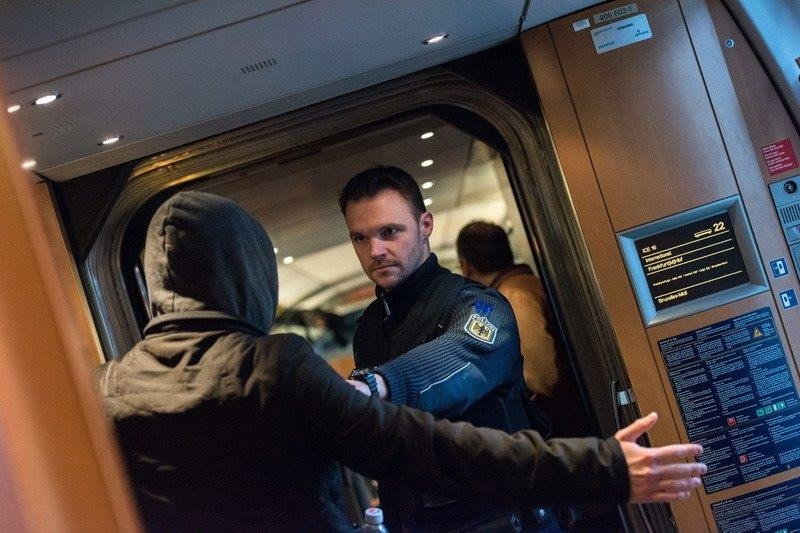Kassel: Bundespolizisten verletzt – Mann raucht Zigarillo im ICE!