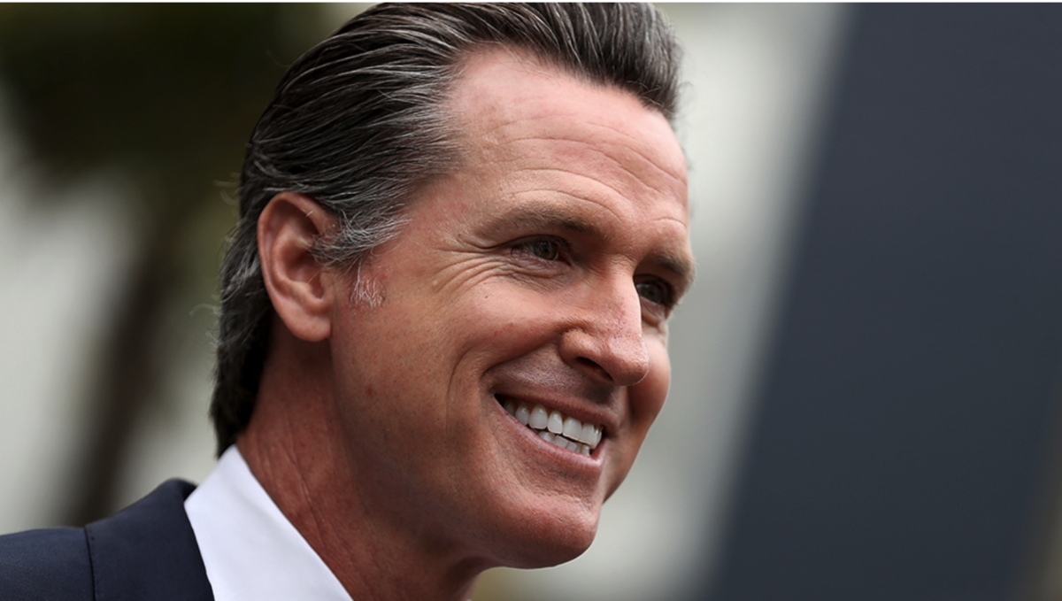 Newsom will 11 Milliarden Dollar ausgeben, um den Kaliforniern 400 Dollar Tankkarten zu geben!