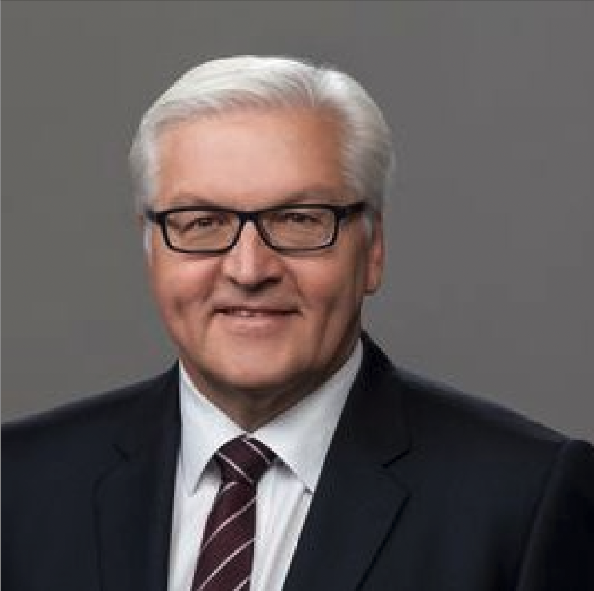 Klatsche für Heuchler Steinmeier? Ukraine-Botschafter sagt Solidaritätskonzert vom Bundespräsidenten ab!