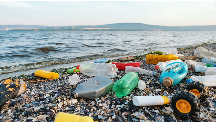 Die Menschen setzen mehr chemische und plastische Verschmutzungen in die Umwelt frei, als die Erde bewältigen kann, warnen Forscher