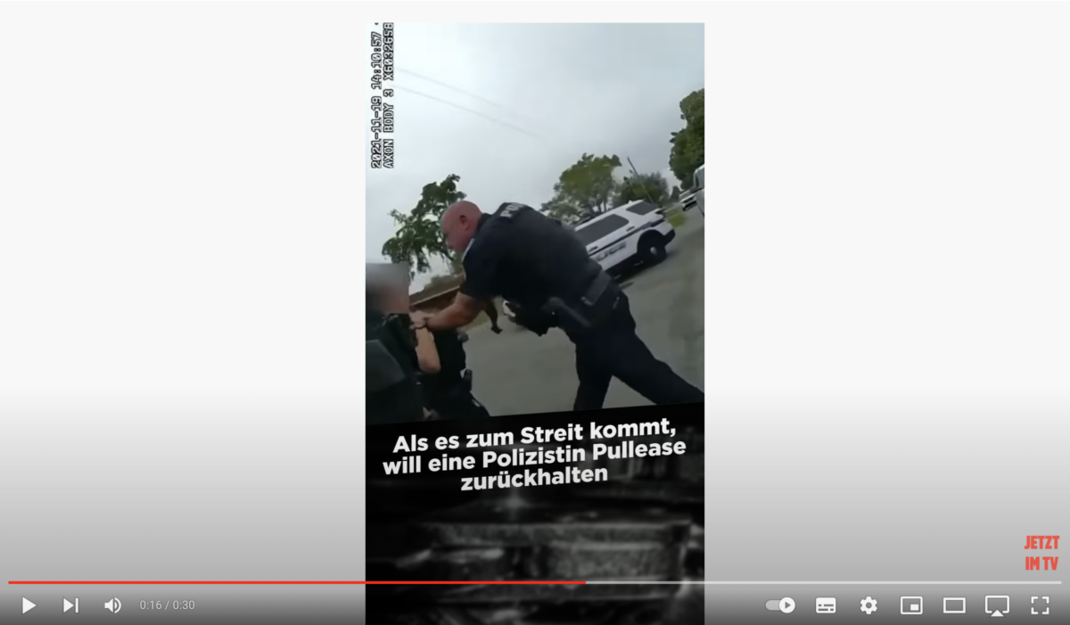 Unfassbar: Dieser Polizist würgt seine Kollegin!