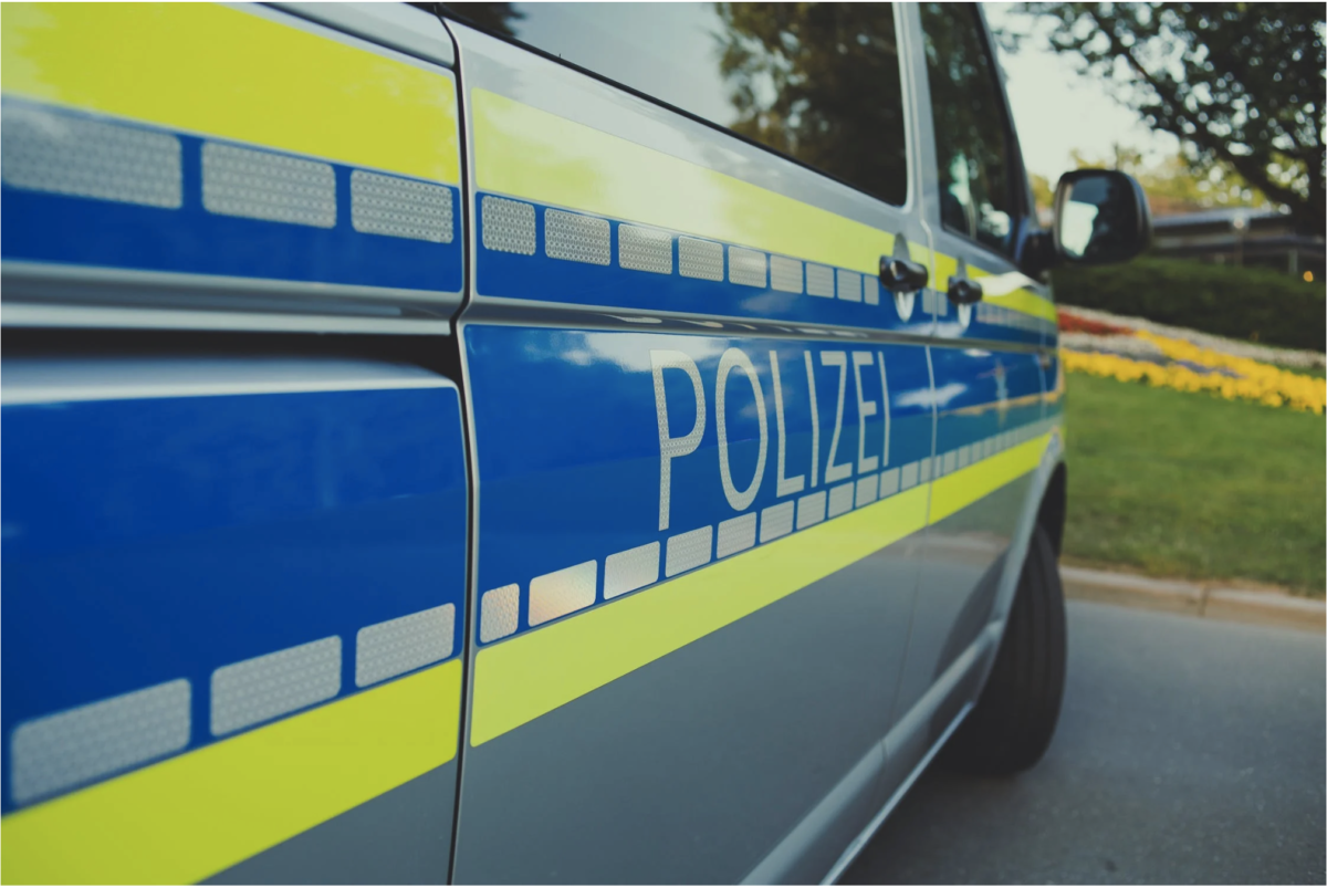 Extremisten im Staatsdienst: NRW will hetzende Beamte schneller rauswerfen!