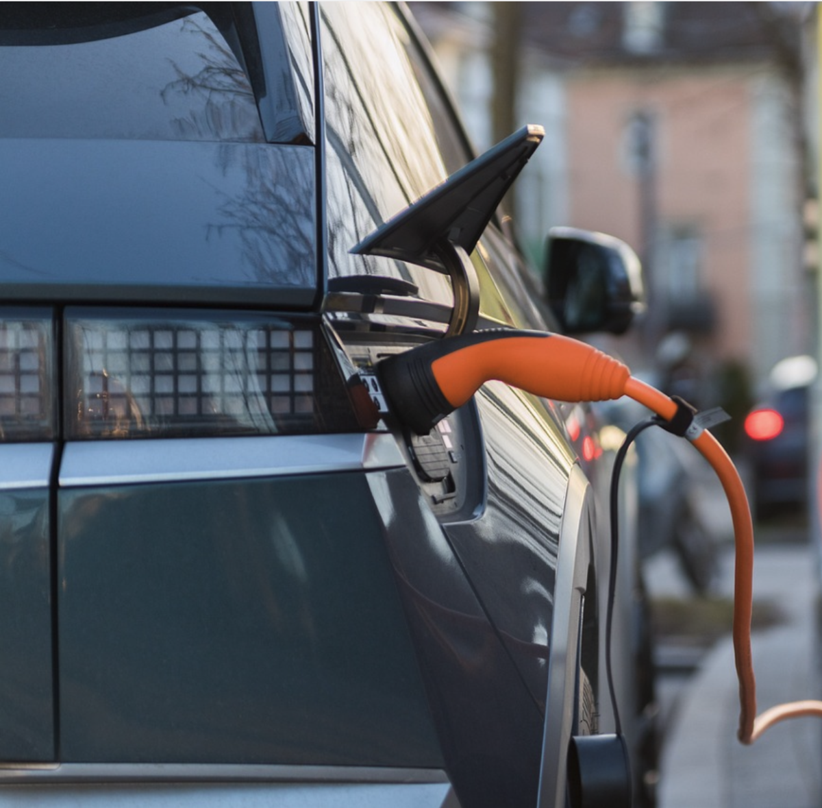 Die Schweiz plant, die Nutzung von Elektrofahrzeugen in diesem Winter aufgrund von Energieknappheit vorübergehend einzuschränken!