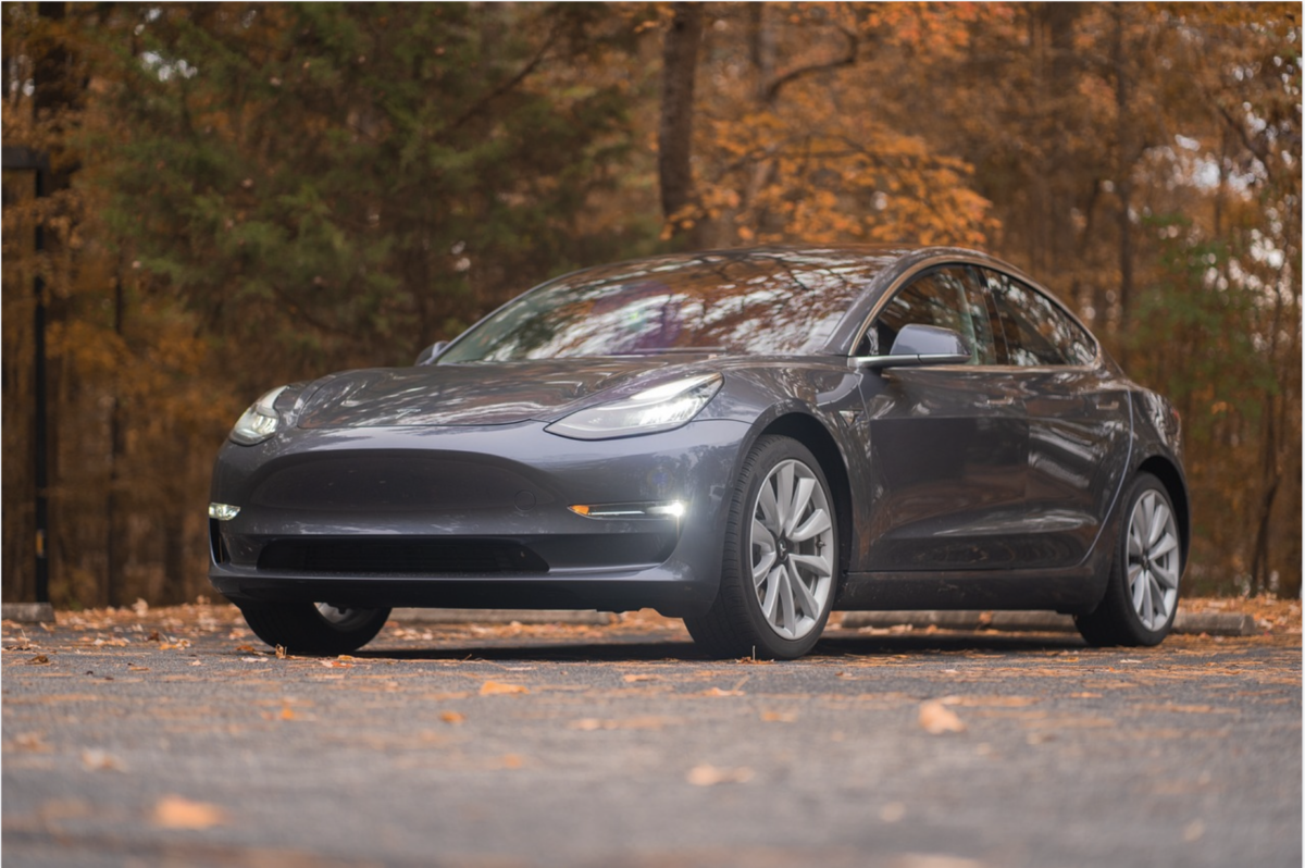 A70: Tesla-Fahrer schläft im Autopilot-Modus!