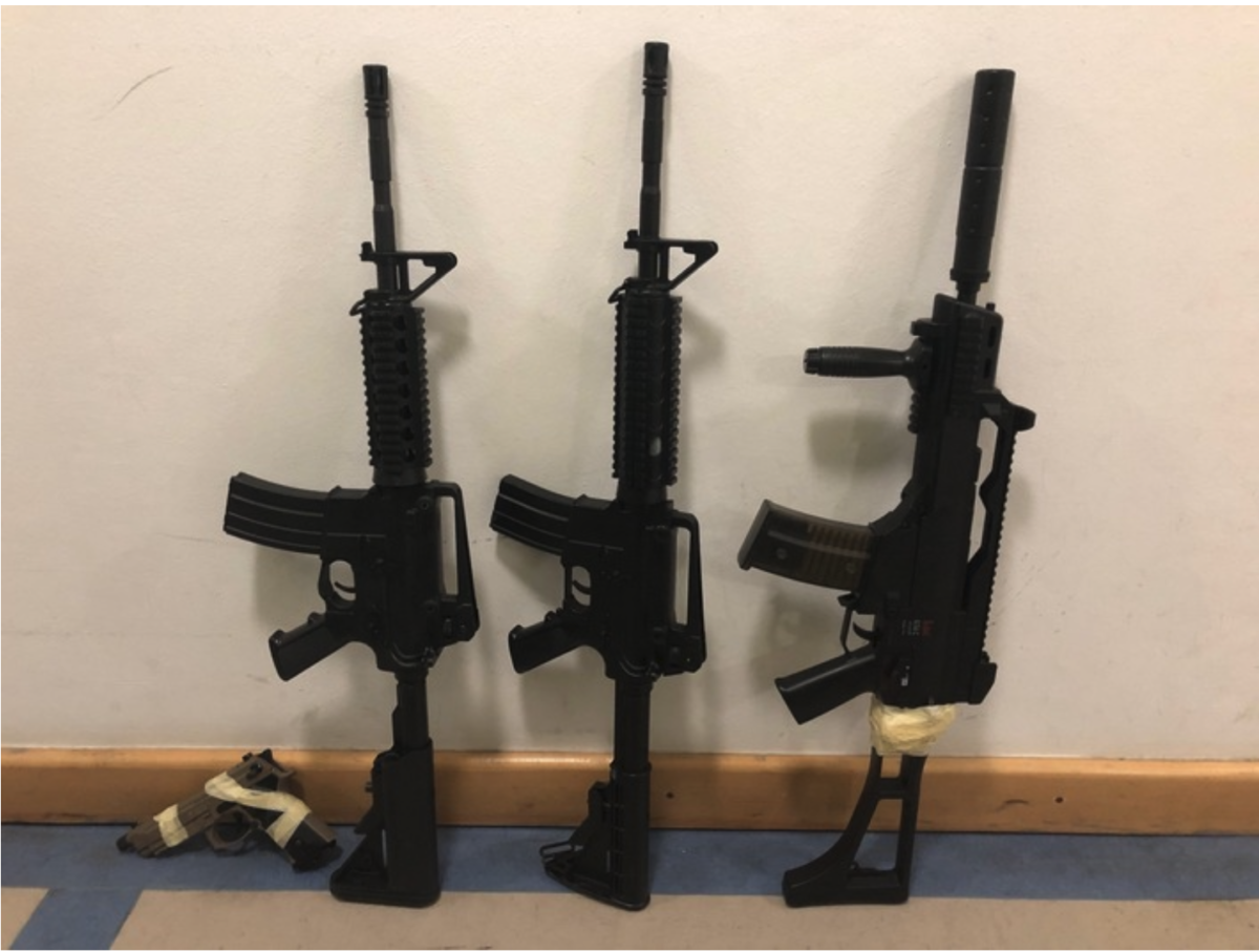 Bad Segeberg – Jugendliche mit Schusswaffen unterwegs – drei Langfeuerwaffen und eine Pistole sichergestellt