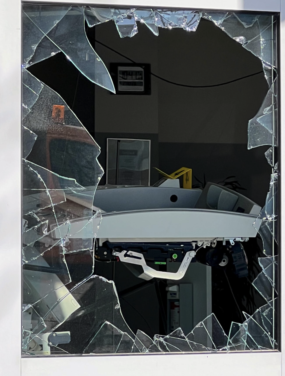 Rüsselsheim: ++Erstmeldung++ Geldautomatensprengung in der Rüsselsheimer Innenstadt!