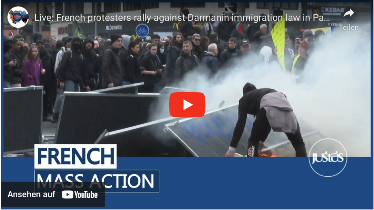 Live: Französische Demonstranten demonstrieren gegen das Darmanin-Einwanderungsgesetz in Paris