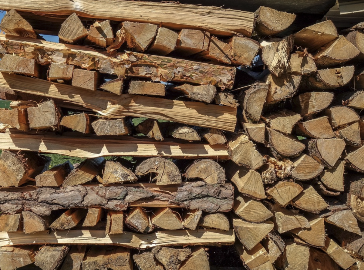 Lindlar: 28 Paletten Kaminholz gestohlen!