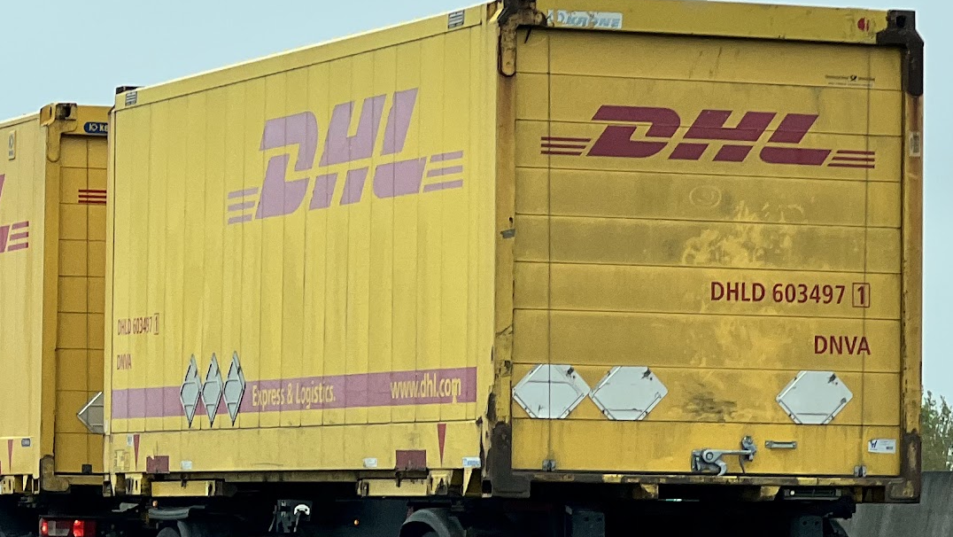 Nach Klima-Blockade am Flughafen Leipzig/Halle: DHL verklagt Aktivisten auf hunderttausende Euro