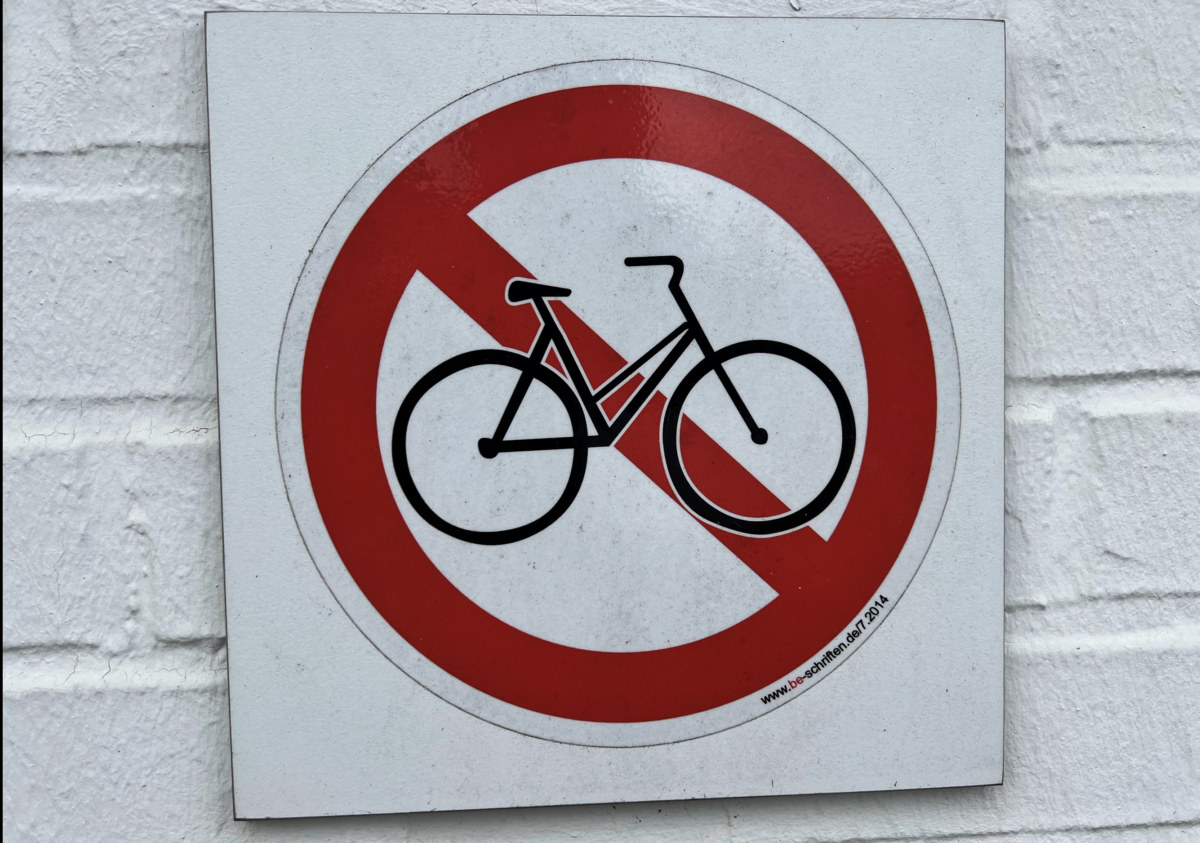 Betrunkene Fahrradfahrerin verletzt sich bei Sturz schwer!
