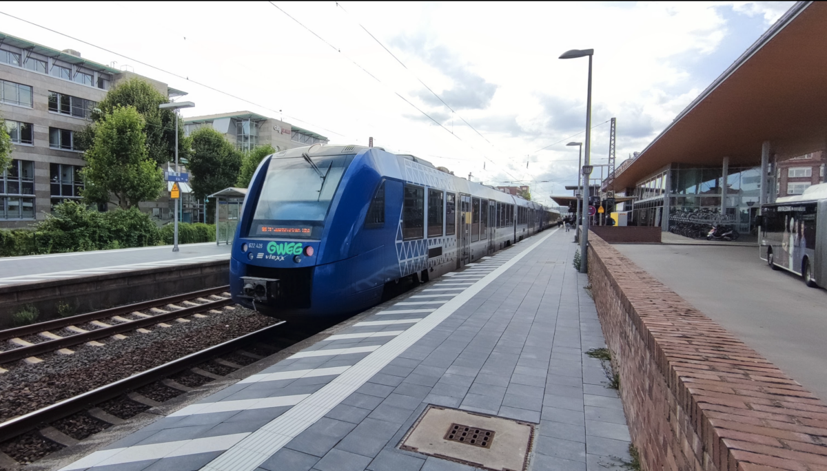 Rüsselsheim: Männer mit Drogen am Bahnhof festgenommen Wohnungsdurchsuchungen durchgeführt