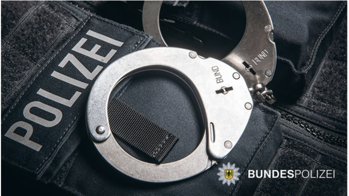 Bundespolizeidirektion München: Angriff auf Bahnmitarbeiter Fahrscheinloser Senegalese aggressiv nach Kontrolle