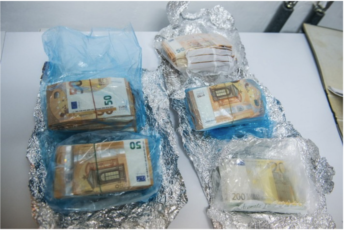 Bundespolizeidirektion München: Bundespolizei beschlagnahmt 50.000 Euro-Uhr und 10.000 Euro Bargeld!