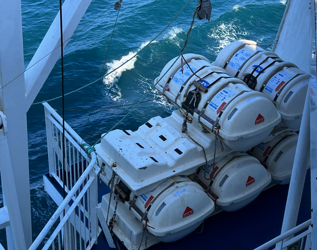 +++ Eilmeldung +++ Schiffs-Kollision vor Helgoland! Ein Seemann getötet, mehrere Personen vermisst ein Schiff gesunken!