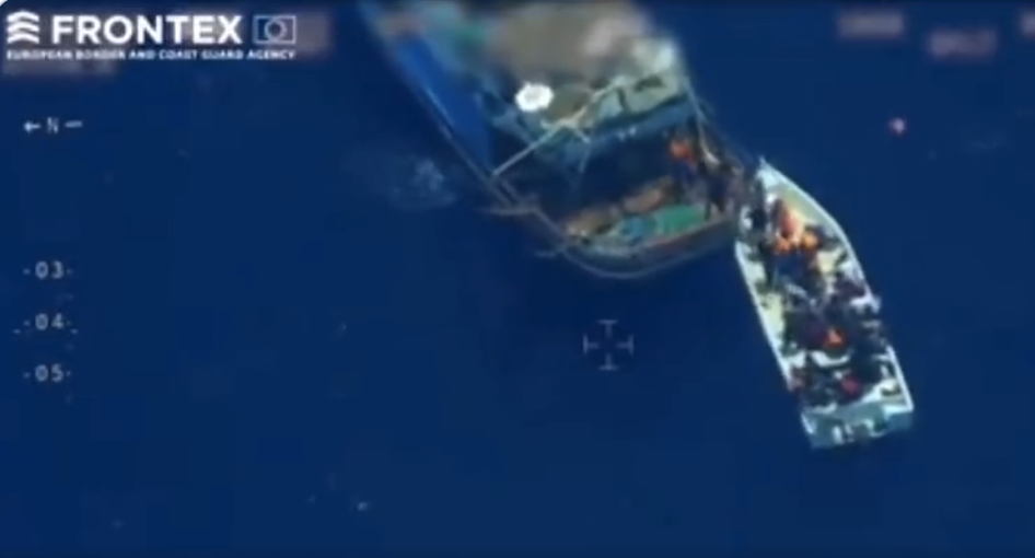 +++ Eilmeldung +++ Schlepperboote werden in das internationale Gewässer geschleppt, dort werden Migranten verladen und Seenotretter retten sie dann!