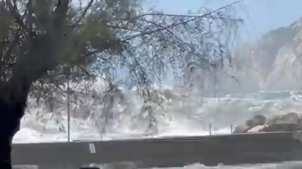 +++ Eilmeldung +++ Unwetterwellen verschlingen die Städte Vernazza und Portofino in der Toskana!