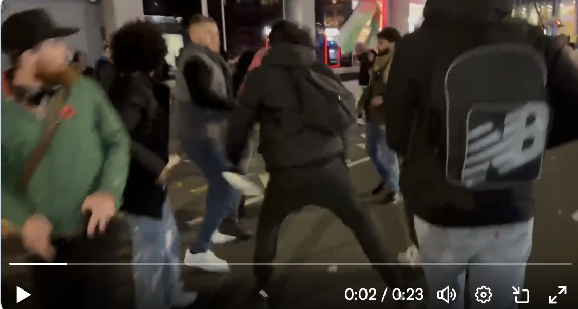 In London verprügeln Kulturbereicherer einheimische Briten!