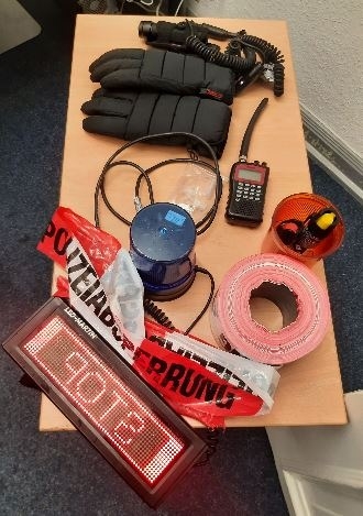 Möchtegern-Polizist kontrolliert Autofahrer und wird erwischt!