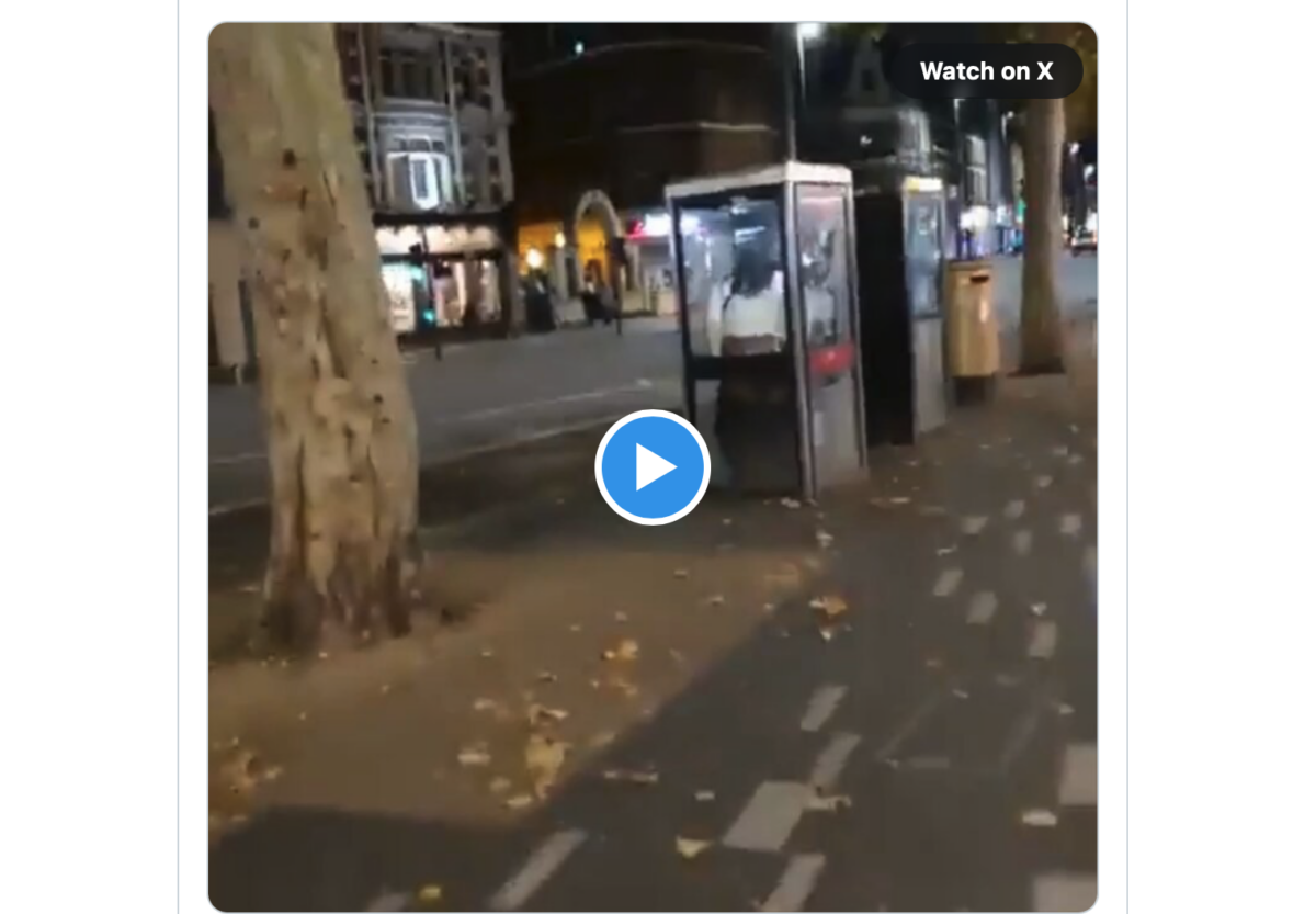 Ekelhaft!!! Die kulturelle Bereicherung in London benutzt die Telefonzelle als persönliche Toilette!