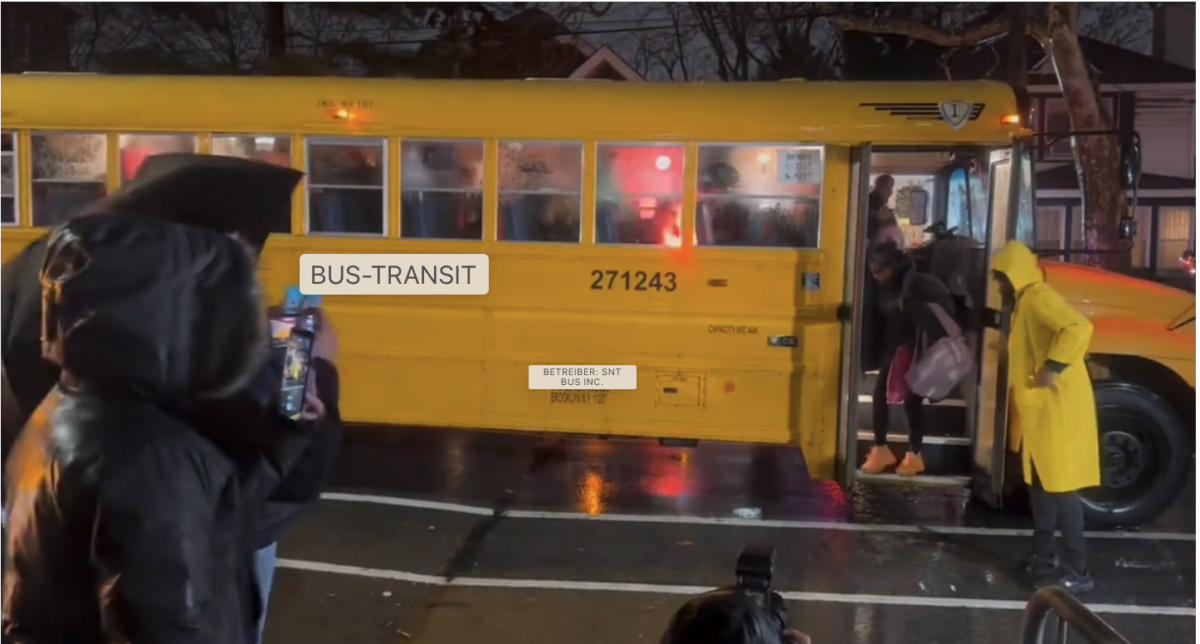 Die Invasion geht weiter! NYC-Schulen werden von Schülern LEERGERÄUMT, um Platz für MIGRANTEN zu schaffen!