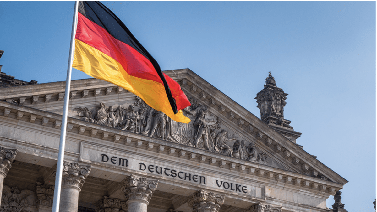 Deutscher Spitzenbeamter fördert Gesetz, das auf Bankkonten von „rechtsextremen“ Spendern abzielt!