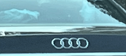 Mutter und zwei Kinder bei schwerem Verkehrsunfall mit Audi in Esslingen tödlich verletzt!