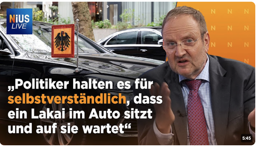 Grüne predigen Verzicht – und fahren mit laufendem Motor vor 