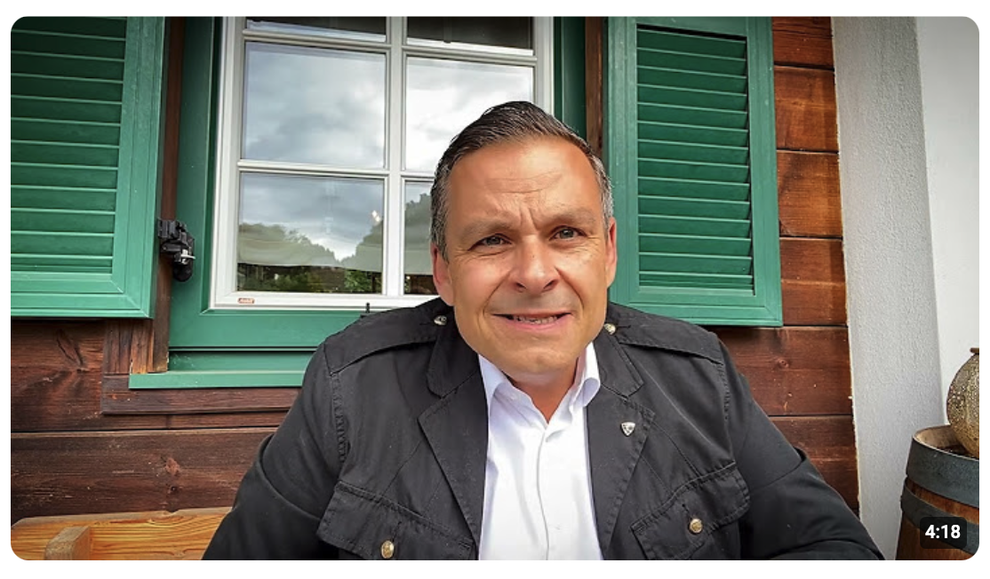 Simon, das nächste Opfer einer Politik, die uns verraten und verkauft hat.
