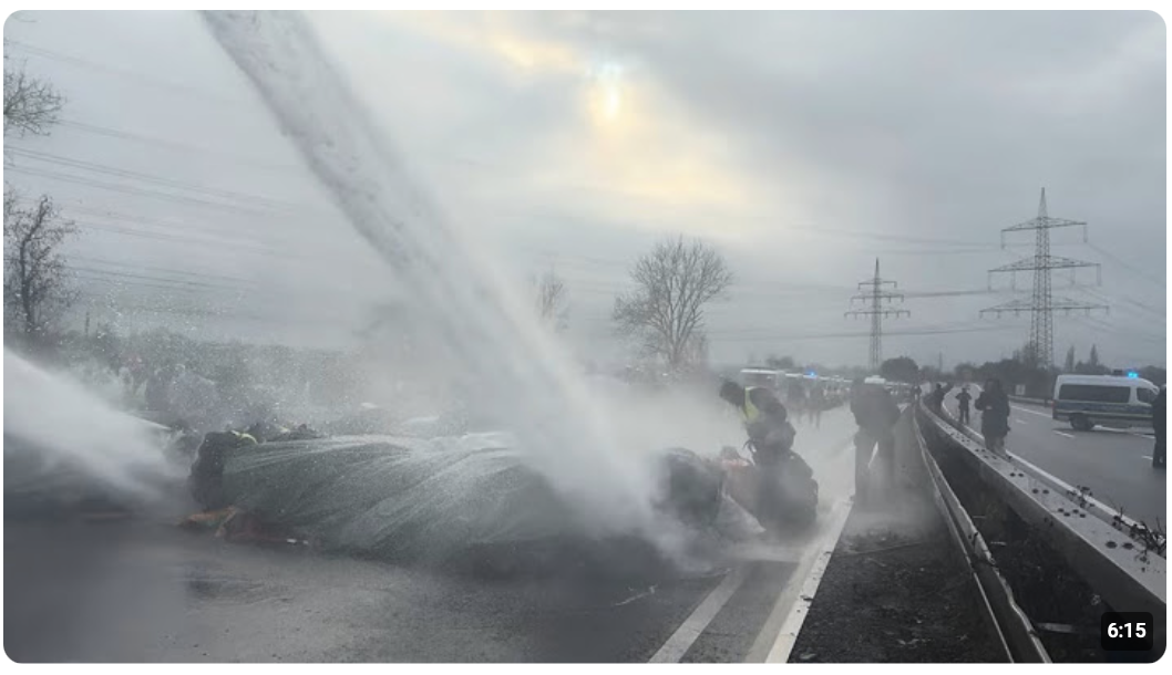 Gießen Antifa Wasserwerfer Einsatz . AfD Jugend Gründung 29.11.25